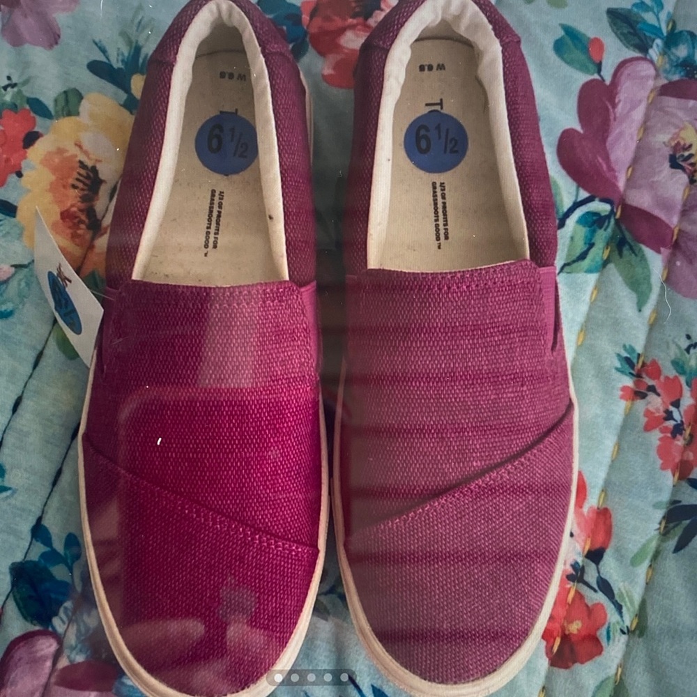 Toms Women's Burgundy Flats
